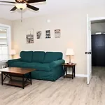 Lincoln, 1 Bedroom House Near Xavier & Downtown