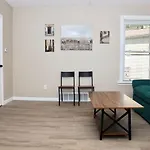 Lincoln, 1 Bedroom House Near Xavier & Downtown